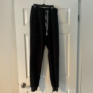 Black figs, high waisted joggers